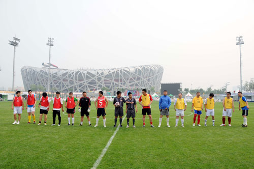 爱游戏网址-纳达尔重返赛场，最后时刻胜出首场状态出色，西班牙队观众沸腾！引发球迷热议的简单介绍