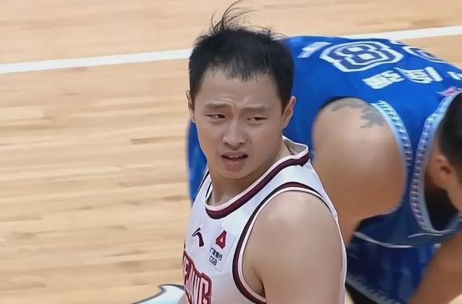 爱游戏APP-转会期上海久事更衣室发声：CBA季后赛节点到来，引发热议，阵容厚度经受考验的简单介绍