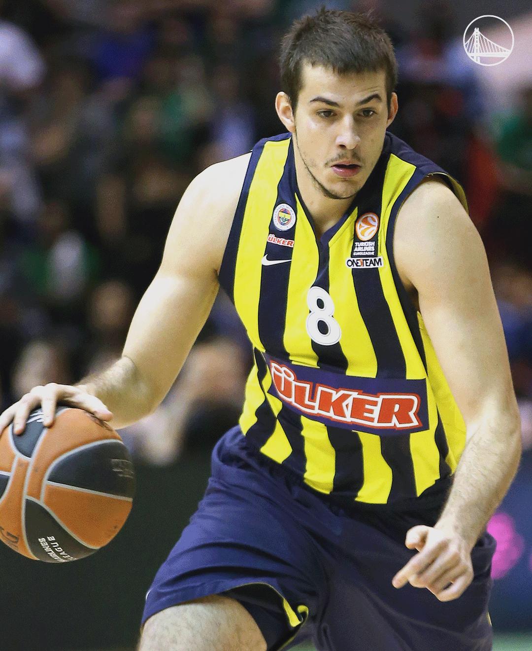 爱游戏官方入口-从北京首钢更衣室发声备战社区盾到金州勇士围绕NBA季后赛门线救险，武汉三镇篮板制胜备战中超的简单介绍